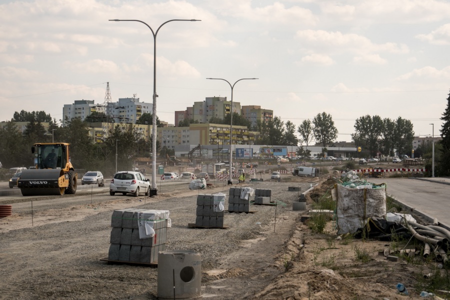 Prace na Kleczewskiej trwają. Na zachodniej nitce położono już asfalt