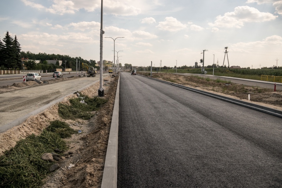 Prace na Kleczewskiej trwają. Na zachodniej nitce położono już asfalt