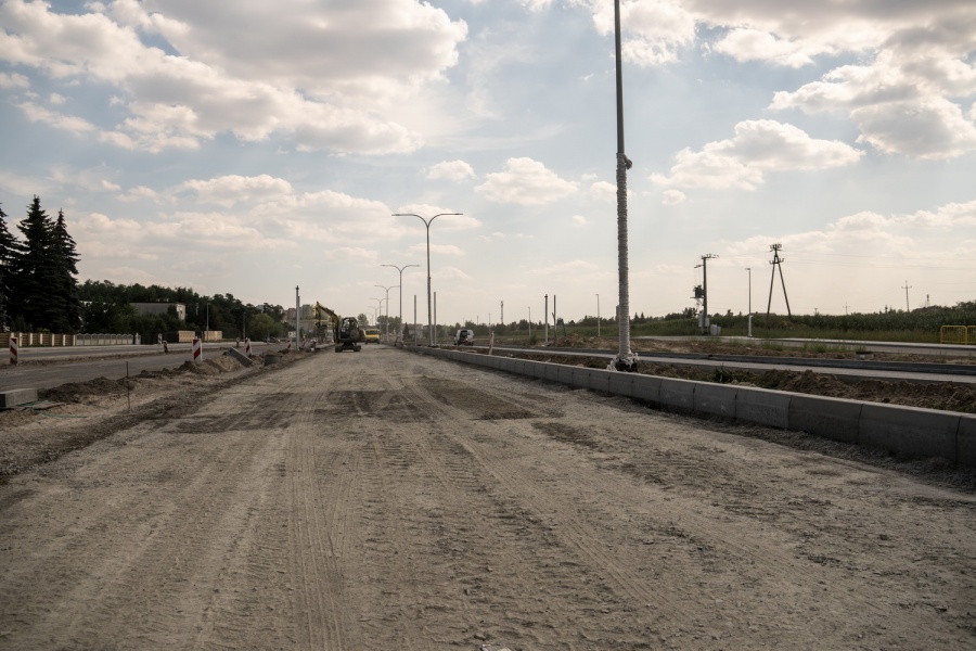 Prace na Kleczewskiej trwają. Na zachodniej nitce położono już asfalt