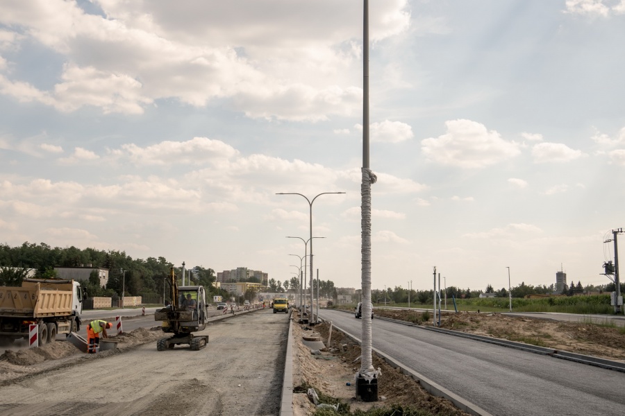 Prace na Kleczewskiej trwają. Na zachodniej nitce położono już asfalt