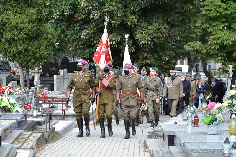 Uczczono 81. rocznicę wybuchu II wojny światowej. Tym razem na cmentarzu przy Kolskiej