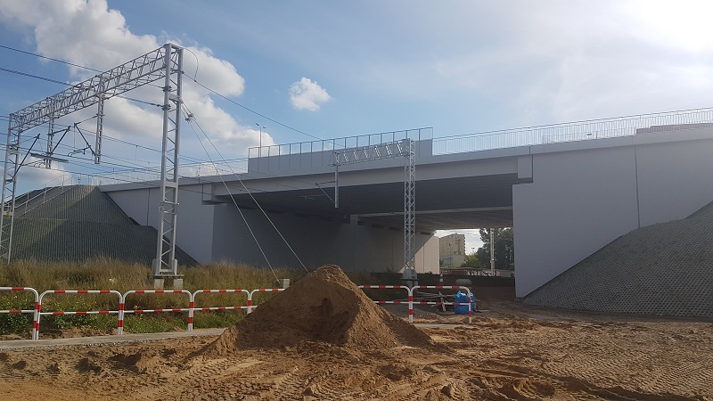 Nowa trasa coraz bardziej widoczna. Trwa budowa wiaduktu i dróg dojazdowych