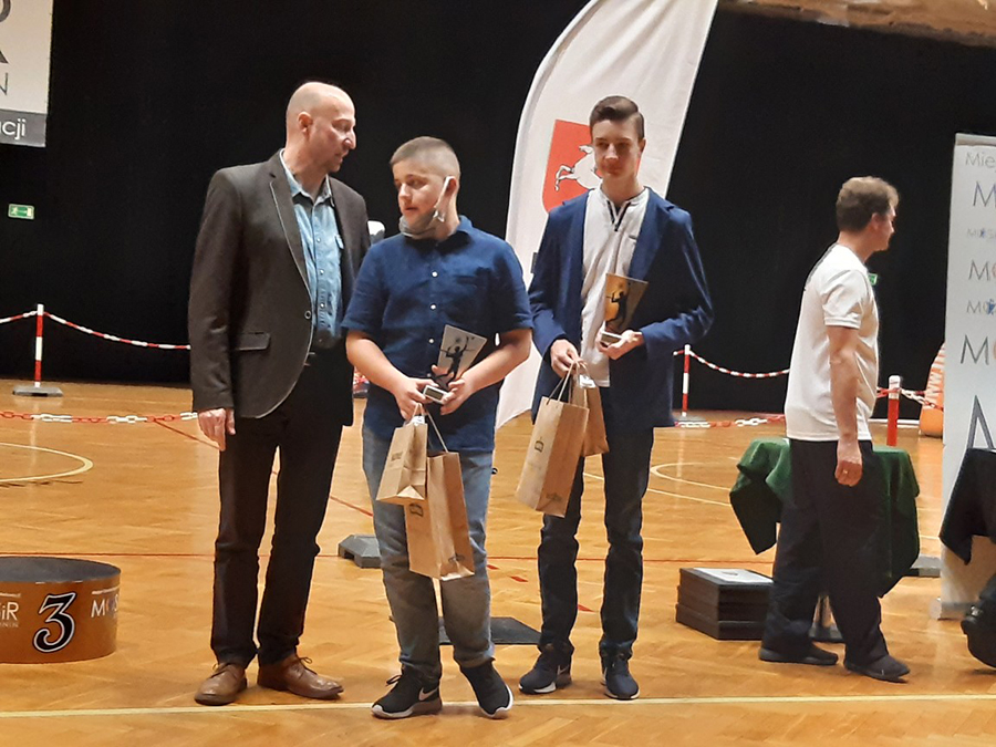 Wręczono nagrody młodym sportowcom. „Trójka” z tytułem