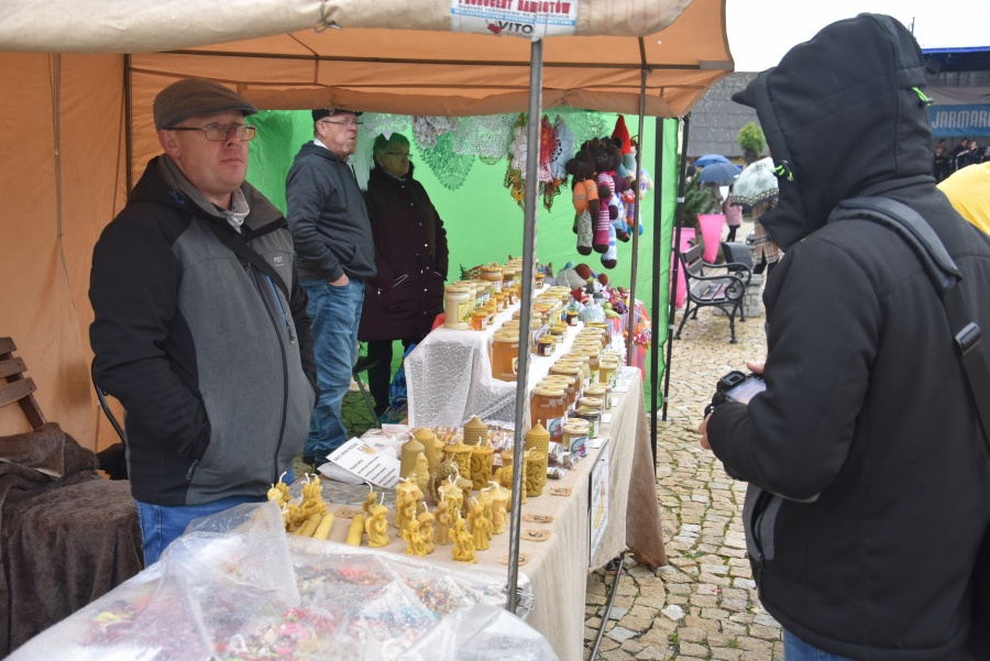 Pogoda im niestraszna. Trwa 8. Jarmark Ochweśnicki