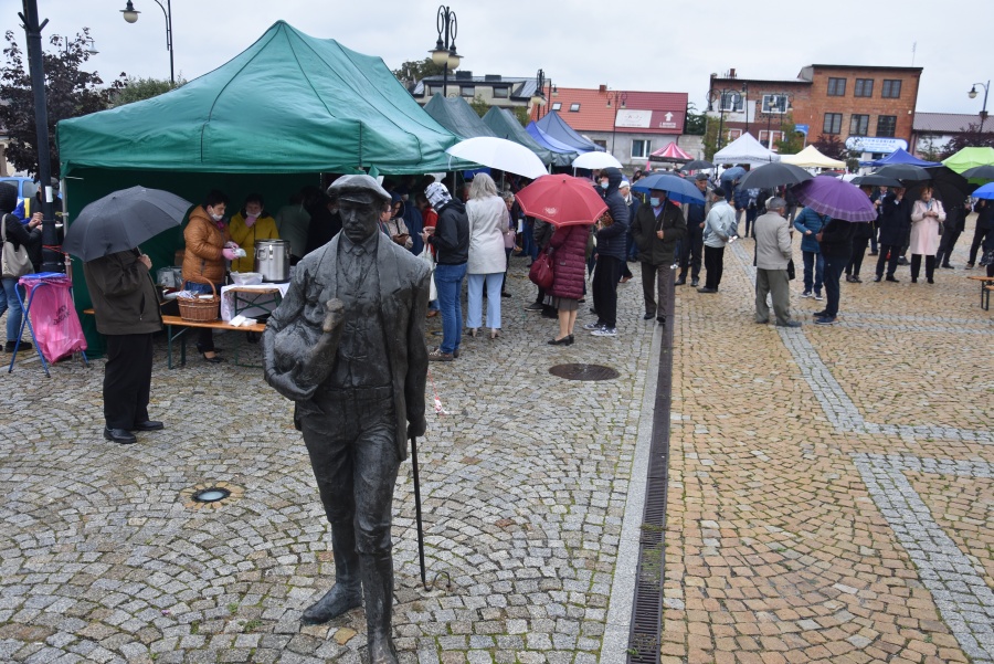 Pogoda im niestraszna. Trwa 8. Jarmark Ochweśnicki