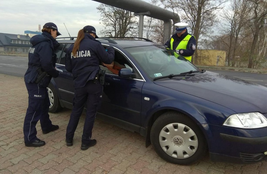 Światowy Dzień Pamięci o Ofiarach Wypadków Drogowych. Policjanci apelowali o ostrożność