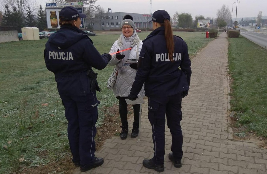 Światowy Dzień Pamięci o Ofiarach Wypadków Drogowych. Policjanci apelowali o ostrożność