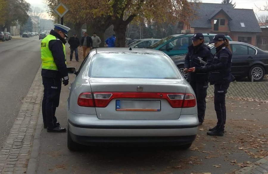 Światowy Dzień Pamięci o Ofiarach Wypadków Drogowych. Policjanci apelowali o ostrożność