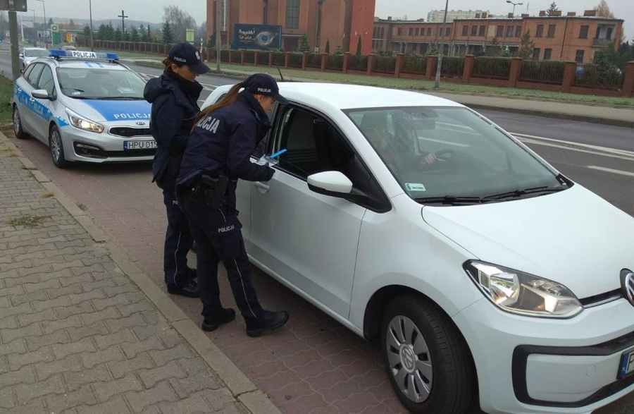Światowy Dzień Pamięci o Ofiarach Wypadków Drogowych. Policjanci apelowali o ostrożność