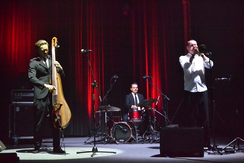 „To szczęście, że możemy tutaj z wami być”. Wystartował „sklonowany” 27. Jazz Festival Jazzonalia