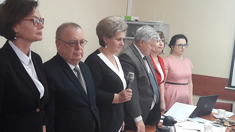 Radni i wójt złożyli przysięgę. Nie mogli głosować, bo zawiodły tablety