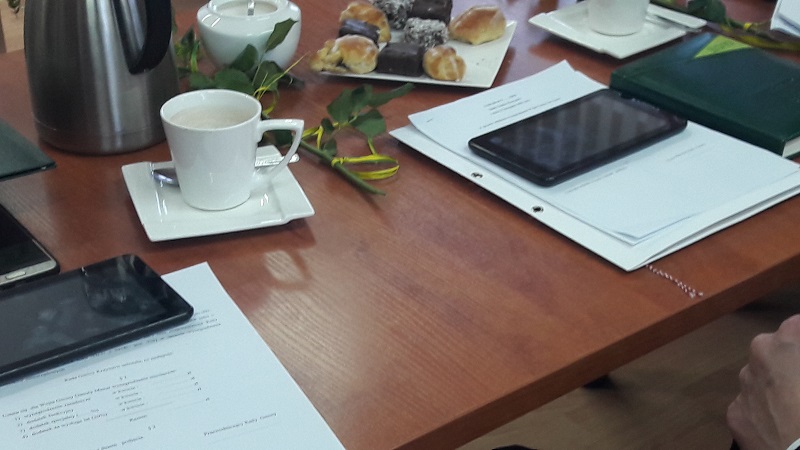 Radni i wójt złożyli przysięgę. Nie mogli głosować, bo zawiodły tablety