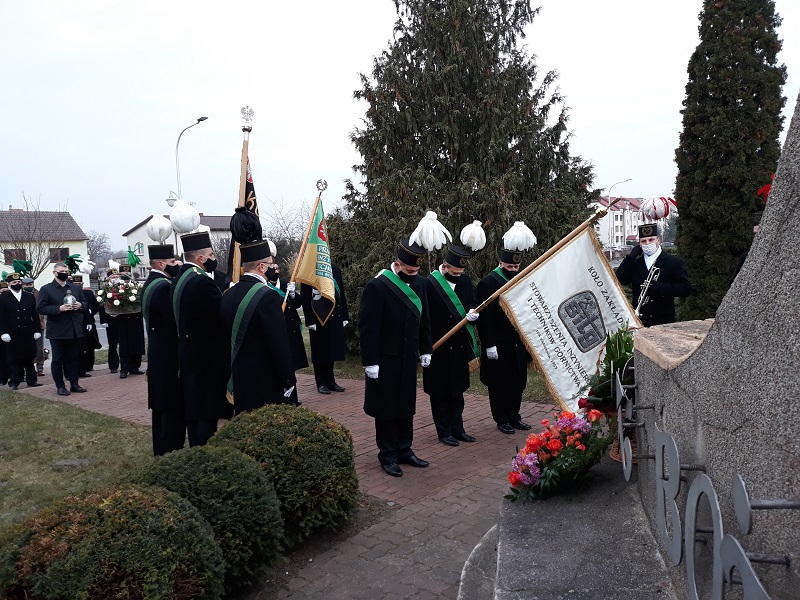 Osobno przed świętą Barbarą. Złożyli kwiaty i zapalili znicze