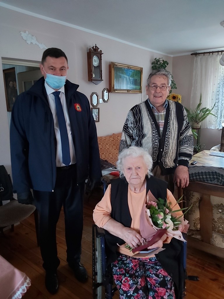 Medale z dostawą do domów. Pary z długoletnim stażem małżeńskim nie mogły świętować wspólnie