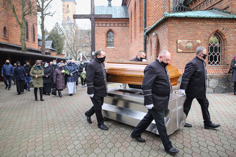 W swoją pracę wnosił spokój i harmonię. Pożegnano proboszcza parafii św. Doroty w Licheniu