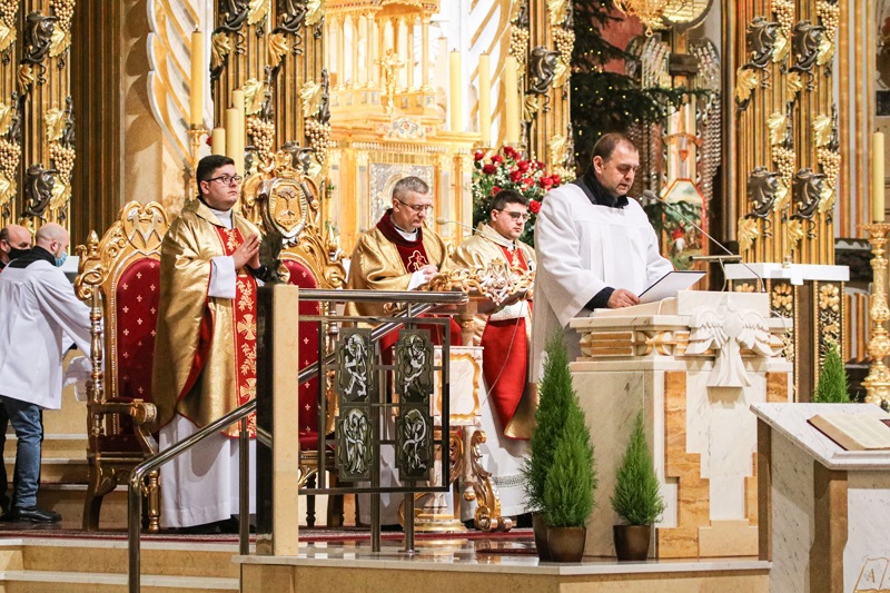 Mędrcy ze Wschodu w licheńskiej bazylice. Również bez tradycyjnego orszaku