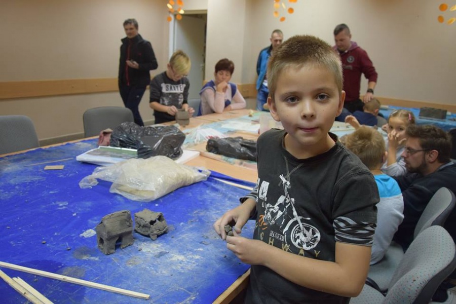 Jest kościół, remiza i dom kultury z gliny. Powstała ceramiczna mapa wioski