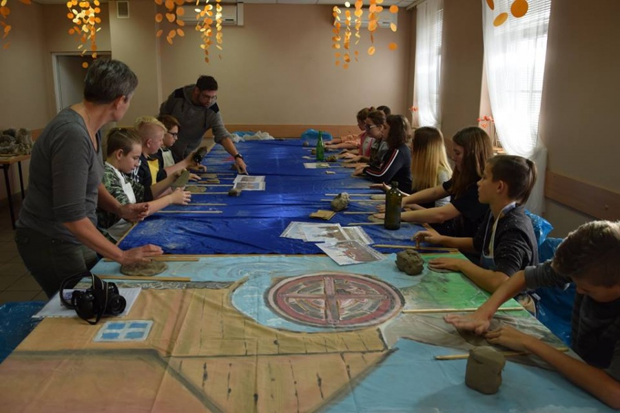 Jest kościół, remiza i dom kultury z gliny. Powstała ceramiczna mapa wioski