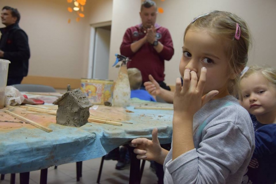 Jest kościół, remiza i dom kultury z gliny. Powstała ceramiczna mapa wioski
