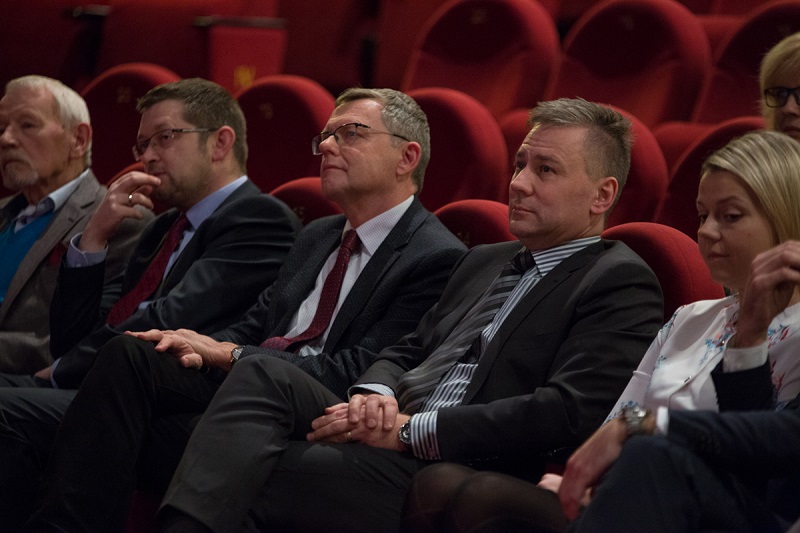 Jak pociągnął historię za koński ogon? Premiera dokumentu o Szymonie Pawlickim w Koninie