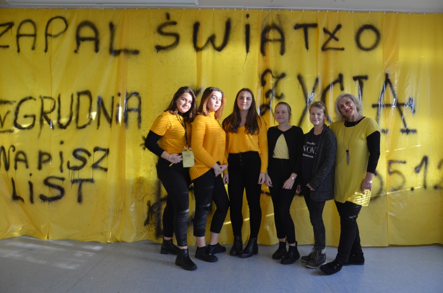 Dzieci listy piszą. W „dwunastce” trwa maraton Amnesty International