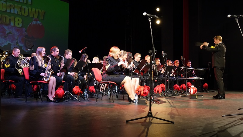 Orkiestra grała dla górników. Pełna sala na koncercie barbórkowym