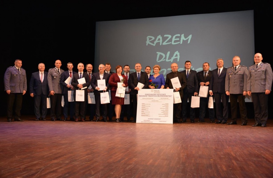 Policjanci podsumowali program „Razem dla bezpieczeństwa”. Umowa podpisana na kolejny rok