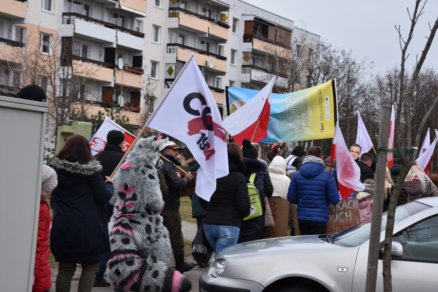 Marsz „Z miłości do wolności”. Po raz drugi w Koninie protestowali przeciwko obostrzeniom i szczepieniom