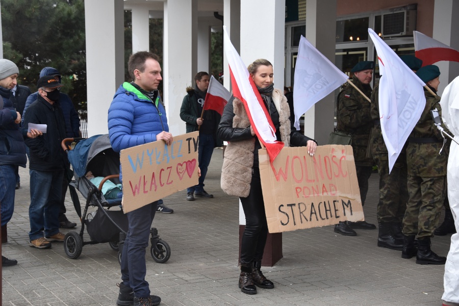 Marsz „Z miłości do wolności”. Po raz drugi w Koninie protestowali przeciwko obostrzeniom i szczepieniom