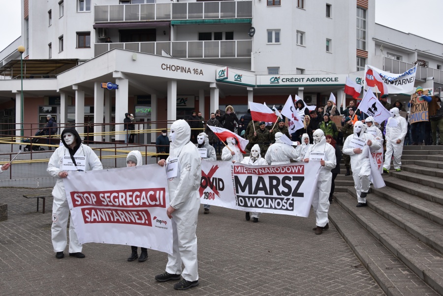Marsz „Z miłości do wolności”. Po raz drugi w Koninie protestowali przeciwko obostrzeniom i szczepieniom