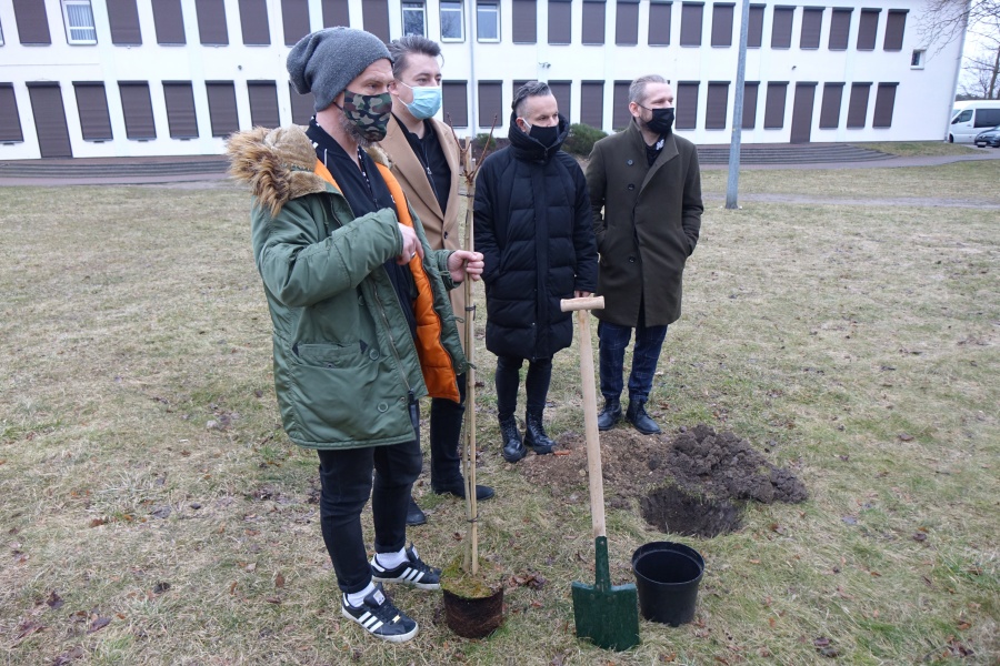 Organek posadził w Koninie drzewo z dedykacją dla Andrzeja Dragana
