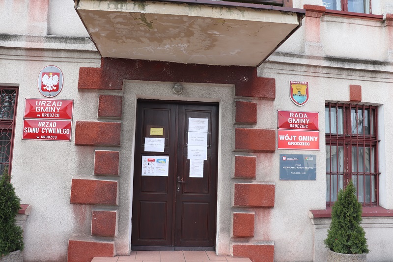 Firmy nie chcą remontować urzędu. Nadaje się tylko do rozbiórki