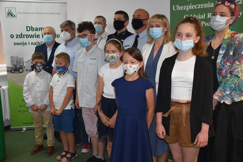 Dzieci uczą się od rodziców. Konkurs plastyczny rozstrzygnięty