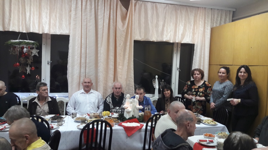 Więzi poszarpane zawsze można naprawić. Wigilia w schronisku dla osób bezdomnych