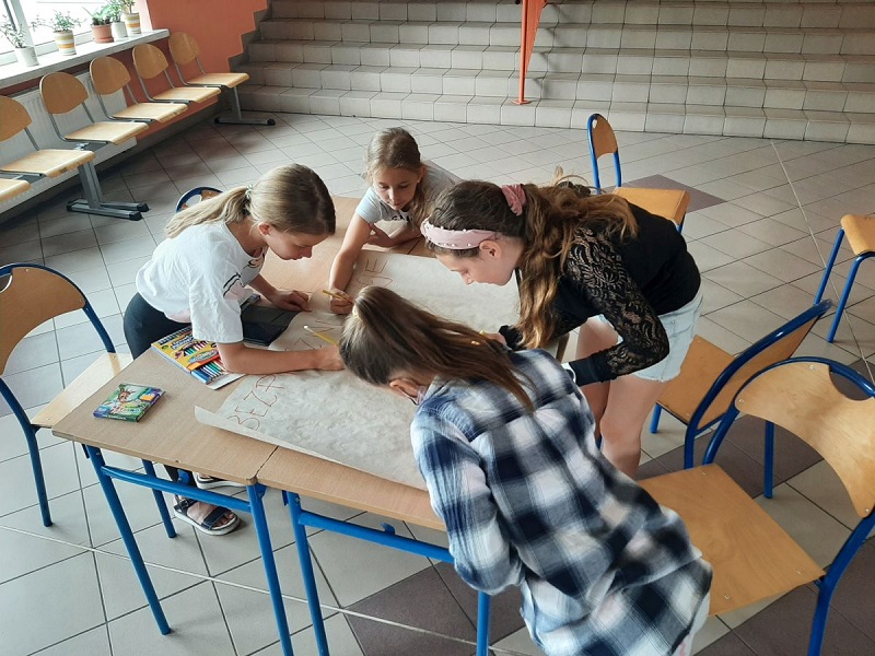 Byli w indiańskiej wiosce i parku linowym. W półkoloniach wzięło udział 140 uczniów