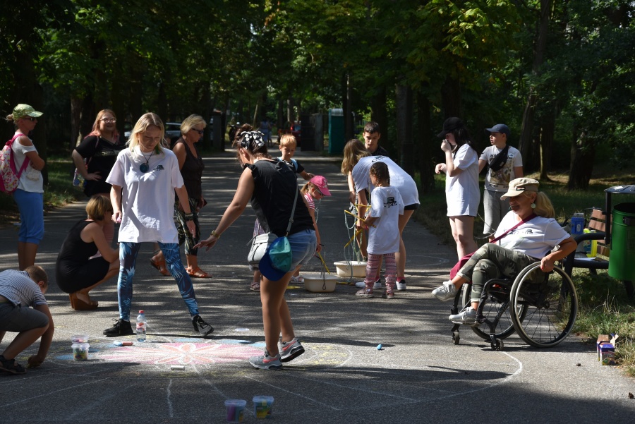Trwa piknik dla Cypisa. Przed nami koncert hip-hopowy