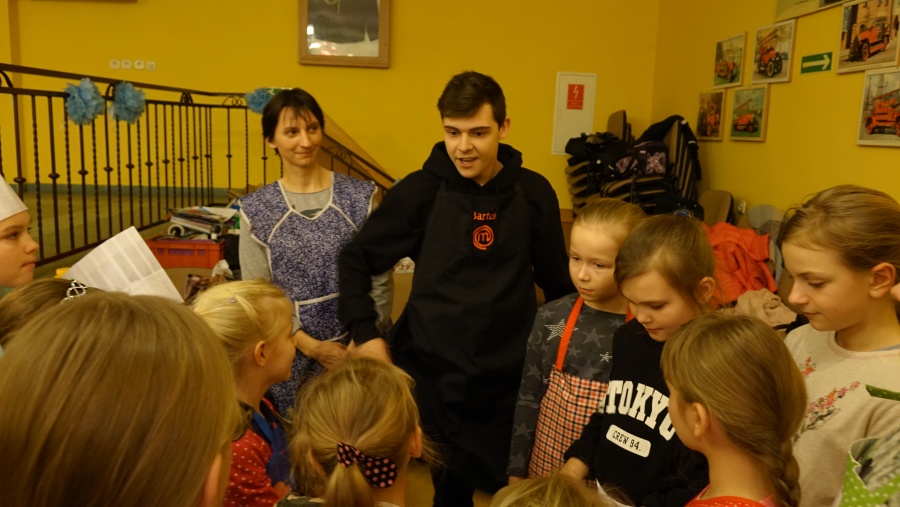 Pod okiem uczestnika programu „Masterchef”. Uczą się przyrządzać pizzę