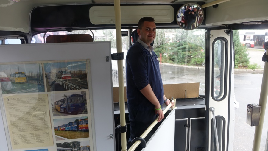 Każdy może poczuć się jak kierowca autobusu. Pani prezes też wsiadła do symulatora