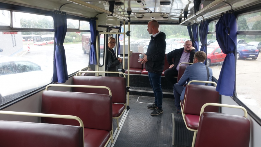 Każdy może poczuć się jak kierowca autobusu. Pani prezes też wsiadła do symulatora