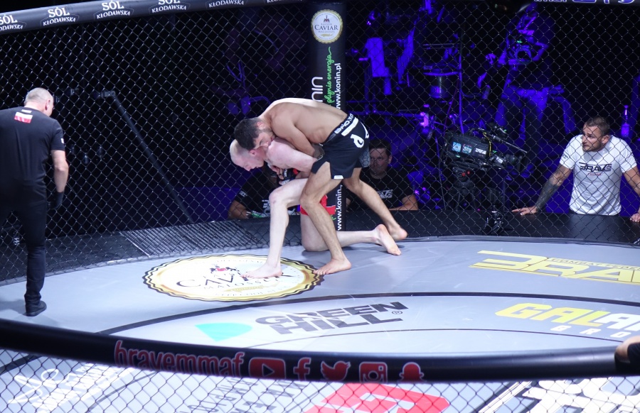 Międzynarodowa gala MMA za nami. 18 fighterów z całego świata walczyło w Koninie