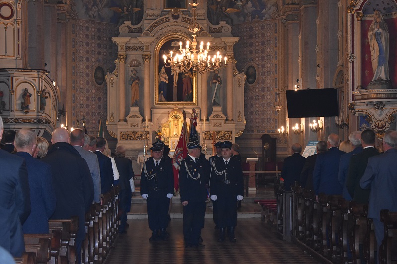 Rada Powiatowa Wielkopolskiej Izby Rolniczej ze sztandarem. „Ten dzień przejdzie do historii”