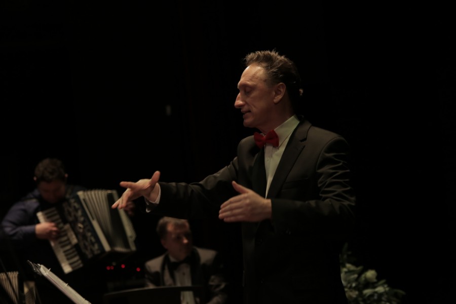 Śpiew to dla seniorów recepta na pogodę ducha i radość życia. Koncert dla miasta