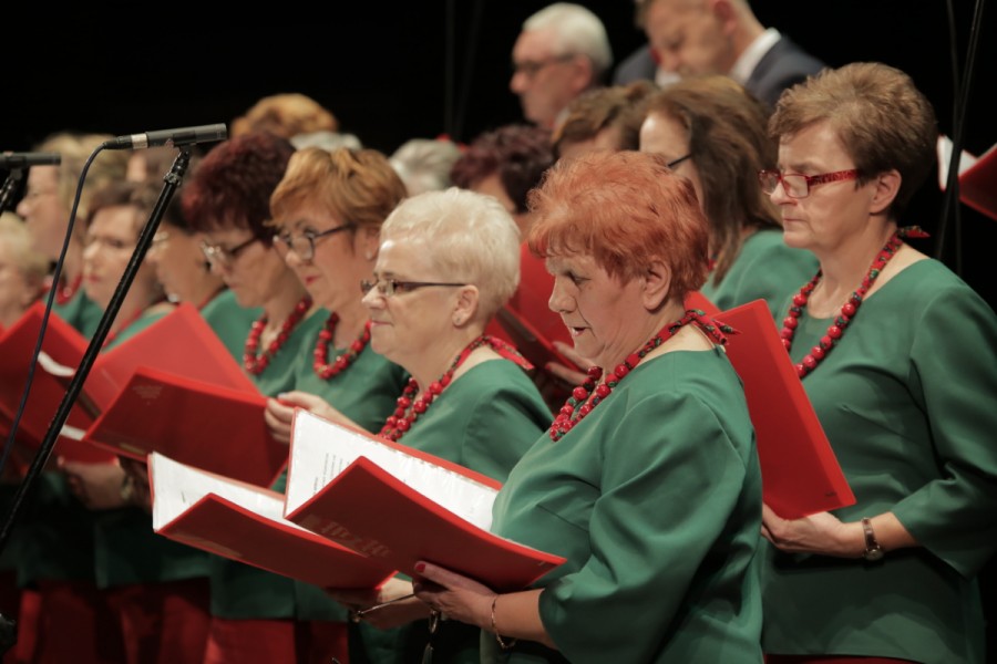 Śpiew to dla seniorów recepta na pogodę ducha i radość życia. Koncert dla miasta