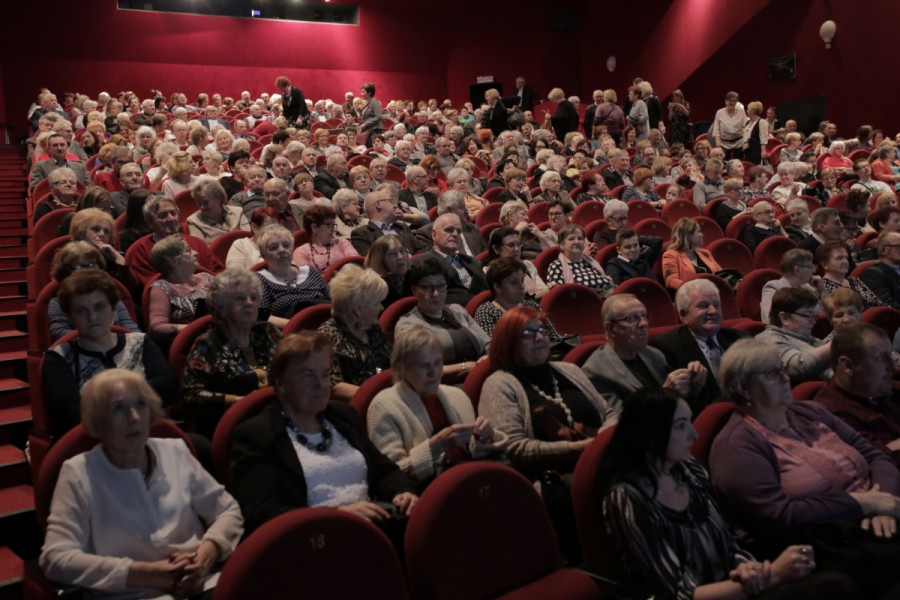 Śpiew to dla seniorów recepta na pogodę ducha i radość życia. Koncert dla miasta