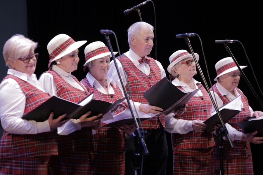 Śpiew to dla seniorów recepta na pogodę ducha i radość życia. Koncert dla miasta