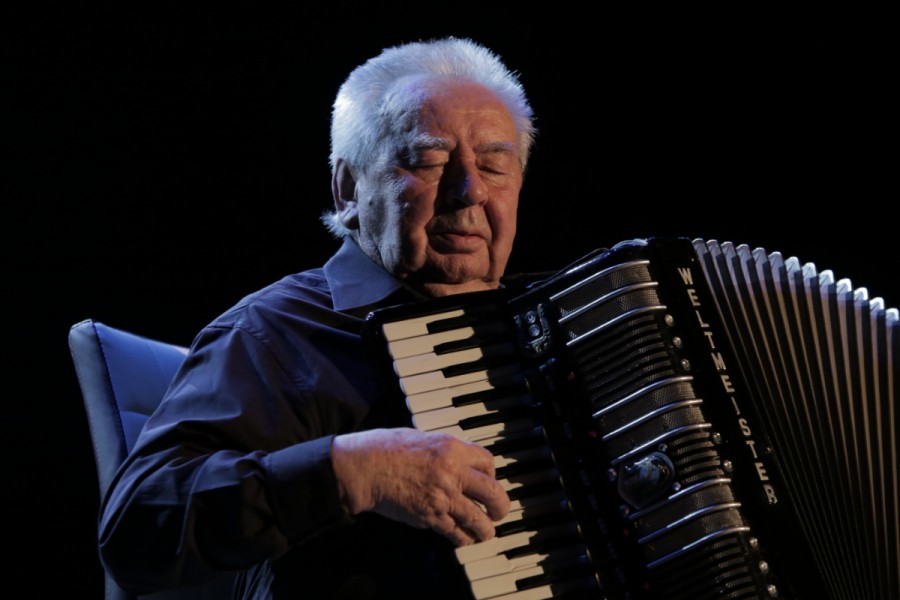 Śpiew to dla seniorów recepta na pogodę ducha i radość życia. Koncert dla miasta