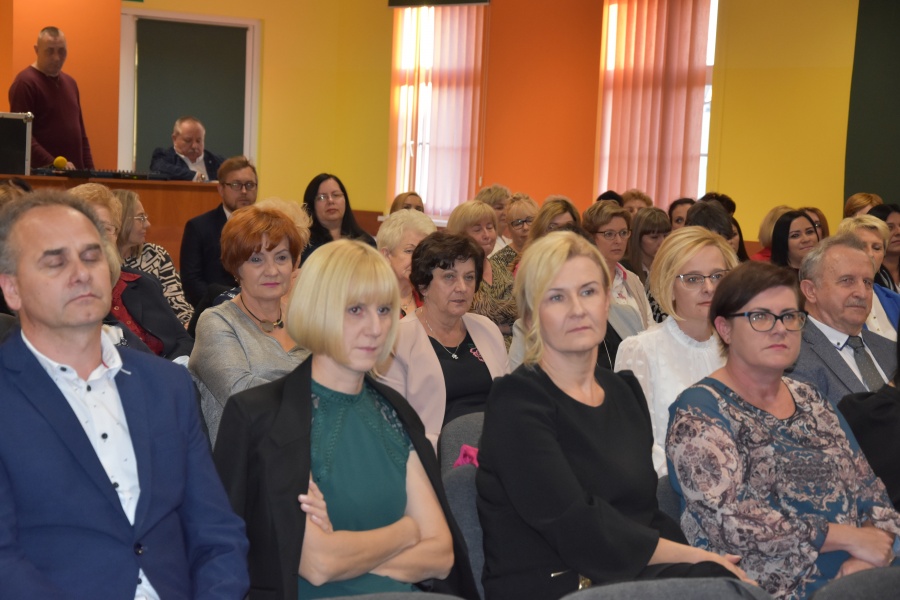 Dzień Edukacji Narodowej w Kazimierzu Biskupim. – Dziękuję za uczenie szacunku dla drugiego człowieka – mówił wójt