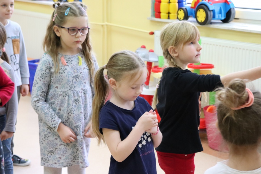 Odwiedziliśmy Przedszkole w Wysokiem. Najstarsza grupa pokazała nam jak wygląda ich dzień