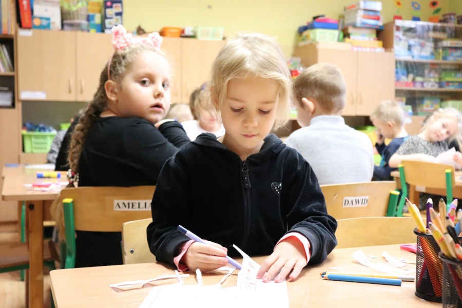 Wizyta w przedszkolu w Gosławicach. Dzieci rozdadzą świąteczne kartki mieszkańcom