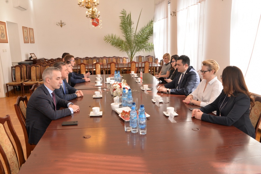TYLKO U NAS. Ambasador Gruzji odwiedził Konin. Jaki był cel jego wizyty?